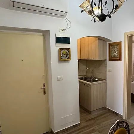 Apartman Flora *